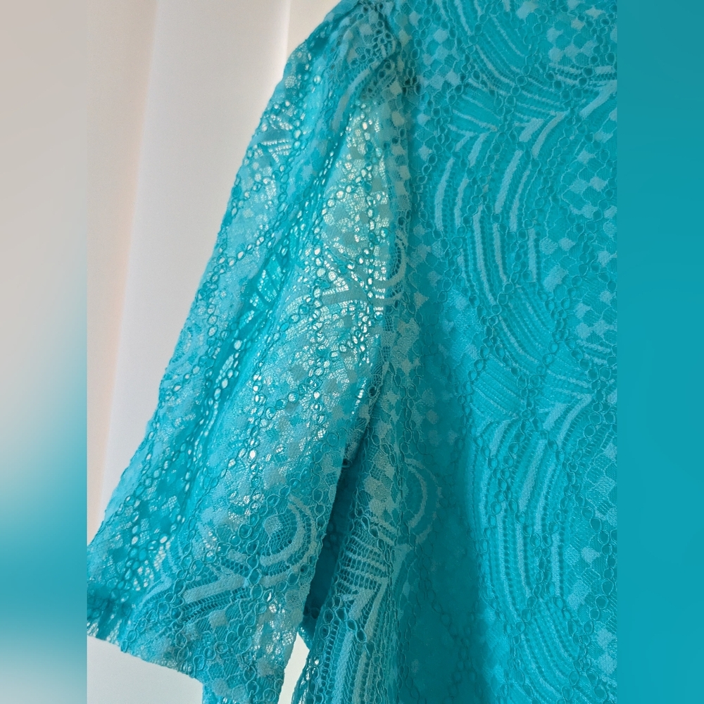 A318, Liz Claiborne Turquoise Lace Blouse - Picture 2 of 7